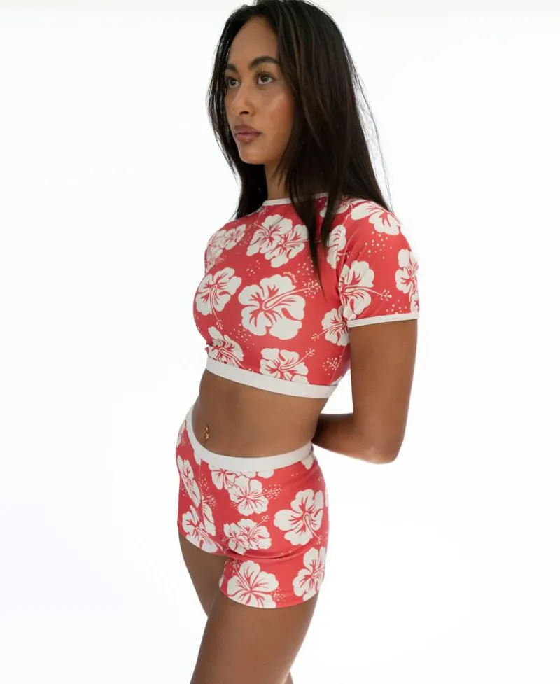Women Golden Breed Swim-Indie Crop Tee | Hibiscus Wash Red / Beige